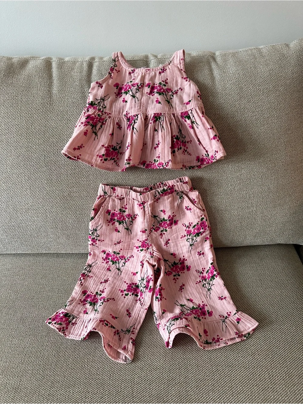GAP two piece